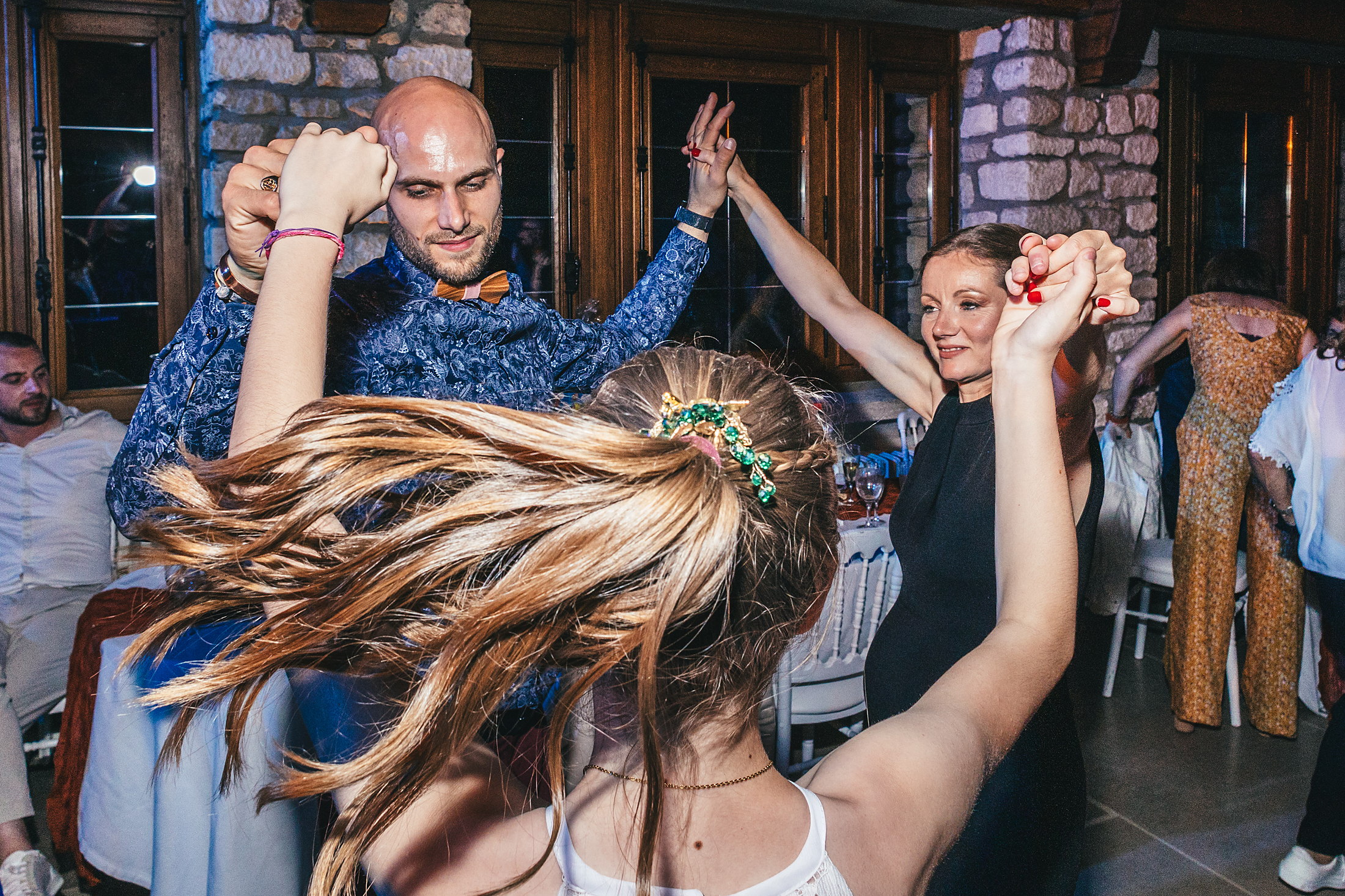 Ambiance de folie sur le dancefloor du mariage dans l'Oise